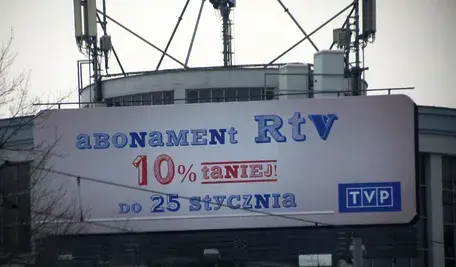 Archaiczna opłata, jaką jest abonament RTV wciąż straszy Polaków. A teraz została "rozciągnięta" nawet na smrtfony, komputery i tablety