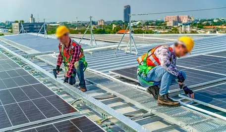 Panele słoneczne w Warszawie (fot. shutterstock