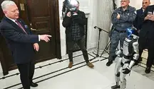ierwszy taki moment w Sejmie. Robot wygłosił „orędzie” i zaczął rozmowy z politykami
