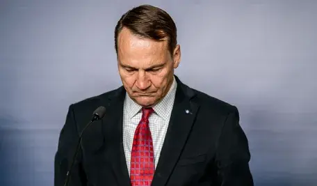 MSZ wydało 230 tys. zł na szkolenie jednej urzędniczki we Francji – sprawa Sikorskiego