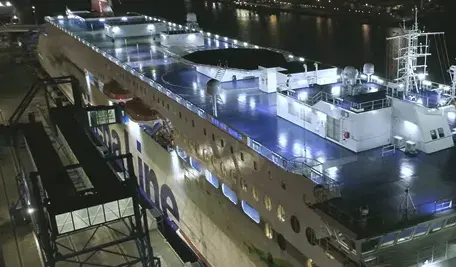 Prom Stena Spirit opuścił port w Karlskronie po pęknięciu cumy rufowej, umożliwiając wznowienie kursów Stena Line między Gdynią a Szwecją i zapewniając pasażerom alternatywne połączenia. Mogę też zrobić superkrótki tytuł do social media (<50 znaków) + alt do SEO, żeby od razu wszystko pasowało pod publikację. Chcesz, żebym to zrobił?