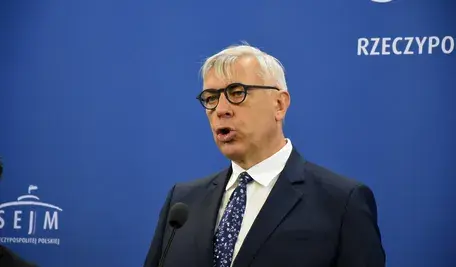 Sondaż pokazuje, że większość Polaków uważa Romana Giertycha za obciążenie dla Koalicji Obywatelskiej, także część jego własnych zwolenników.