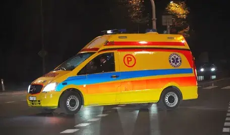 Postrzelony napastnik trafił do szpitala, ale lekarzom nie udało się uratować jego życia