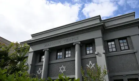 Budynek Loży Masońskiej. Tam odbywają się różne mroczne rytuały