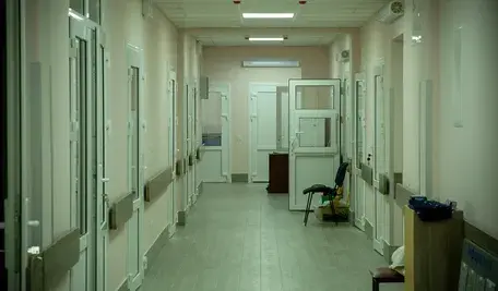 Student miał próbę samobójczą w szpitalnej izolatce. Prokuratura postawiła zarzuty sześciu psychiatrom