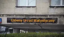 GUS podał, że Polakom wciąż przybywa pieniędzy w kieszeniach. Dzięki temu samorządy mogą podnosić nam opłaty 
