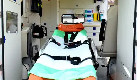 Prokuratura podejrzewa, że kierowca włoskiej karetki podawał starszym pacjentom truciznę