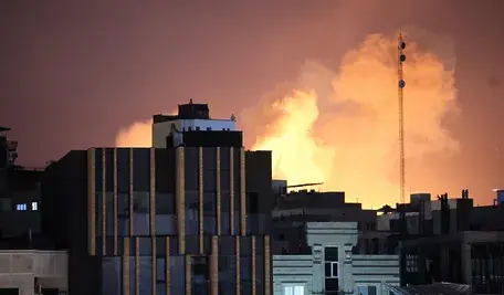 Katarzyna Turosieńska, rzeczniczka prasowa Polskiej Izby Turystyki, podczas wypowiedzi medialnej na temat wpływu kryzysu na Bliskim Wschodzie na decyzje urlopowe Polaków oraz sytuację krajowej branży turystycznej.