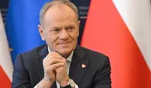 Premier Donald Tusk publicznie naciska na prezydenta Karola Nawrockiego w sprawie szybkiego podpisania ustawy wdrażającej program SAFE, pomijając część wątpliwości dotyczących kosztów i długofalowych skutków zadłużenia. Spór wokół SAFE i alternatywnej propozycji „SAFE 0 proc.” nabiera politycznego charakteru i ujawnia brak porozumienia co do źródeł finansowania bezpieczeństwa Polski.