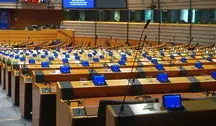 Spór w Parlamencie Europejskim wybuchł po tym, jak grupa Patriots for Europe oskarżyła większość izby o zablokowanie debaty dotyczącej domniemanej ingerencji Komisji Europejskiej w wybory poprzez naciski na platformy internetowe.