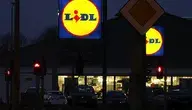 Sklep Lidl nocą