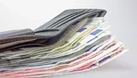 Mężczyzna przyniósł na komendę znaleziony portfel, w którym było ponad 10 tys. złotych
