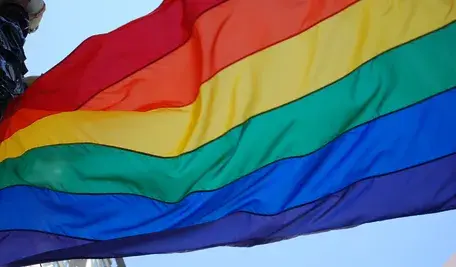 Dziennikarze odkryli, że imigranci udają homoseksualistów, by dostać azyl - a prawnicy i organizacje LGBT pomagają im w oszukiwaniu urzędników