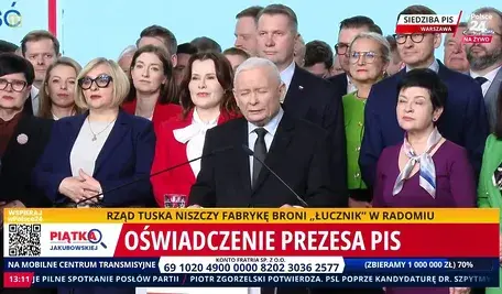 Jarosław Kaczyński podczas konferencji posłów PiS