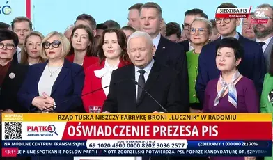 Jarosław Kaczyński podczas konferencji posłów PiS 