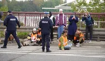 Aktywiści z Ostatniego Pokolenia, którzy zasłynęli blokowaniem dróg, ogłosili zakończenie działalności 