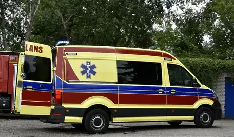 Tragiczny wypadek kolejowy w Marszewie pod Goleniowem – dwie nastolatki zostały potrącone przez szynobus, jedna z nich zginęła, a druga w ciężkim stanie trafiła do szpitala.