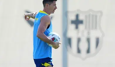 Robert Lewandowski podczas ostatniego treningu Barcelony
