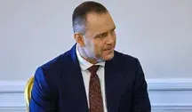 Prezydent Karol Nawrocki podczas spotkania dyplomatycznego.