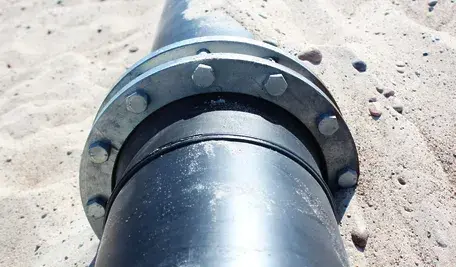 Wznowiono dostawy rosyjskiej ropy rurociągiem Przyjaźń do Węgier i Słowacji po przerwie, a jednocześnie Ukraina i UE informują o zakończeniu napraw infrastruktury i zatwierdzeniu pakietu finansowego dla Kijowa.