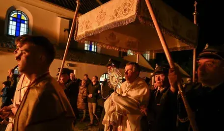 Wielkanoc stanowi główną uroczystość roku liturgicznego w Kościele