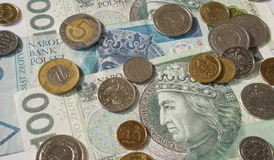 Dziennikarze ustalili, że w zeszłym roku na nagrody dla pracowników ministerstw przeznaczono co najmniej 130 mln złotych