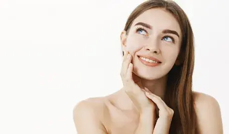 Medycyna estetyczna - pani o ładnej i gładkiej buzi