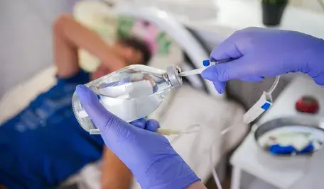 Dyżur w szpitalu to praca, w której konieczne jest maksymalne skupienie. Wykonywanie jej w stanie skrajnego upojenia alkoholowego grozi najpoważniejszymi skutkami 