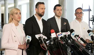 Politycy PSL podczas konferencji prasowej