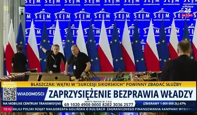 „Sala Sejmu podczas przygotowań do kontrowersyjnego ślubowania sędziów