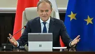 Premier Donald Tusk na posiedzeniu rządu w KPRM w Warszawie, 8 bm. Na posiedzeniu ministrowie zajmą się m.in. nowelą ustawy o prawach i obowiązkach ucznia, której przepisy mają gwarantować uczniom ustawowe prawo do kształtowania własnego wyglądu. Projekt zakłada też powołanie na czteroletnią kadencję Krajowego Rzecznika Praw Uczniowskich. (mr) PAP/Piotr Nowak