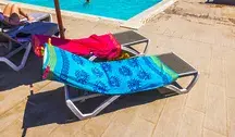 Rezerwowanie basenu ręcznikiem jest nielegalne?