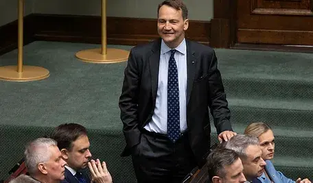 Minister Spraw Zagranicznych, Radosław Sikorski, podczas obrad Sejmu