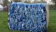 Zgniecione butelki plastikowe w kartonie
