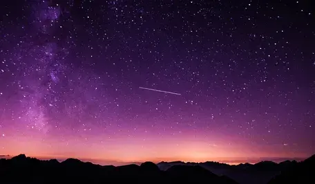 Nowo odkryta asteroida 2026 JH2 przeleci w poniedziałek zaledwie 90 tys. km od Ziemi, wzbudzając ogromne zainteresowanie astronomów.