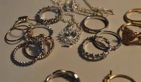 chain-heart-metal-ear-material-jewelry-1381158-pxhere.com