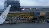 Turyści myśleli, że na lotnisku żarty o "bombie w bagażu" wywołają jedynie uśmiech politowania, przeliczyli się