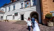 Postępowcy robią swoim dzieciom świeckie komunie