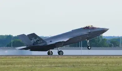  Najpierw ostro krytykowali F-35, dziś z uśmiechem witają je w Polsce