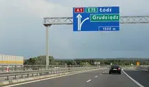 W Polsce możemy całkiem szybko jeździć po autostradach, bo aż 140 km/godz. Dla Sebastiana M. i jego przerobionego BMW było to jednak o wiele za mało - wynika z relacji świadka