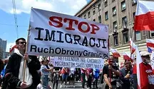 Demonstranci podczas protesty antymigracyjnego.