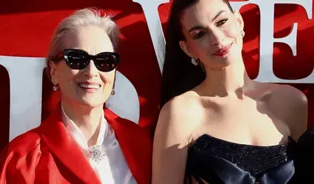 Anne Hathaway i Meryl Streep na premierze drugiej części filmu Diabeł ubiera się u Prady