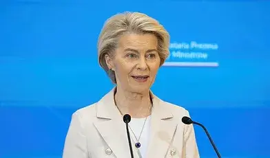 Przewodnicząca KE Ursula von der Leyen podczas konferencji prasowej 