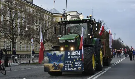 Jeżeli rząd Donalda Tuska ugnie się przed żądaniem Komisji Europejskiej, to z pewnością czekają nas latem potężne rolnicze protesty