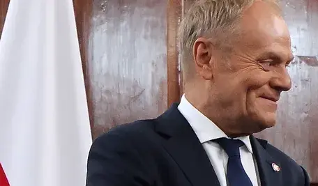 Zaciśnięte usta premiera Tuska. On nienawidzi, nawet jak nic nie mówi. 