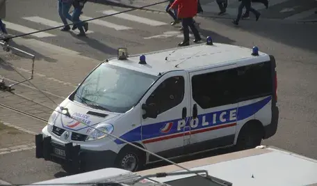 Do stolicy Francji ściągnięto tysiące dodatkowych policjantów, bo w końcu drużyna z tego miasta gra mecz 1500 kilometrów dalej