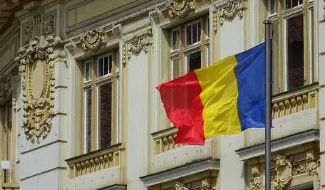 Rosyjski dron uderzył w budynek mieszkalny w Rumunii, co skłoniło władze w Bukareszcie do rozważenia uruchomienia konsultacji NATO w ramach artykułu 4.