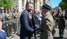Władysław Kosiniak-Kamysz zapowiedział, że Polska może podpisać umowę w ramach programu SAFE i uruchomić linię kredytową na zakup sprzętu wojskowego już w piątek 8 maja, głównie z przeznaczeniem na rozwój krajowego przemysłu obronnego.