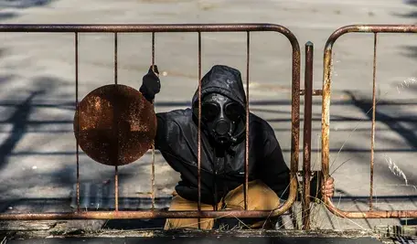 Zaporoska Elektrownia Jądrowa stała się areną sporu informacyjnego między Rosją a Ukrainą po doniesieniach o rzekomym ataku dronowym, które Kijów określa jako element nuklearnego szantażu.