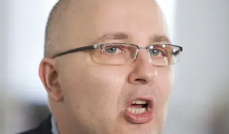 Robert Kropiwnicki z KO uznał, że honorowanie UPA przez Wołodymyra Zełeńskiego i pogarszające się stosunki ukraińsko-polskie to efekt... braku wizyty prezydenta Karola Nawrockiego w Kijowie 